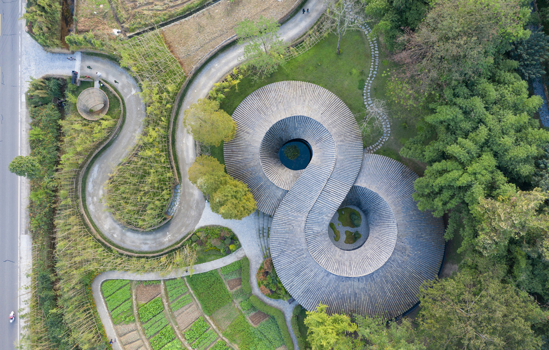 Infinite shape creates roof without end - Trä magazine